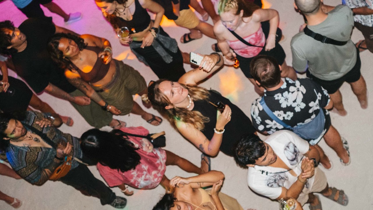 The Wave bar — panoramic view